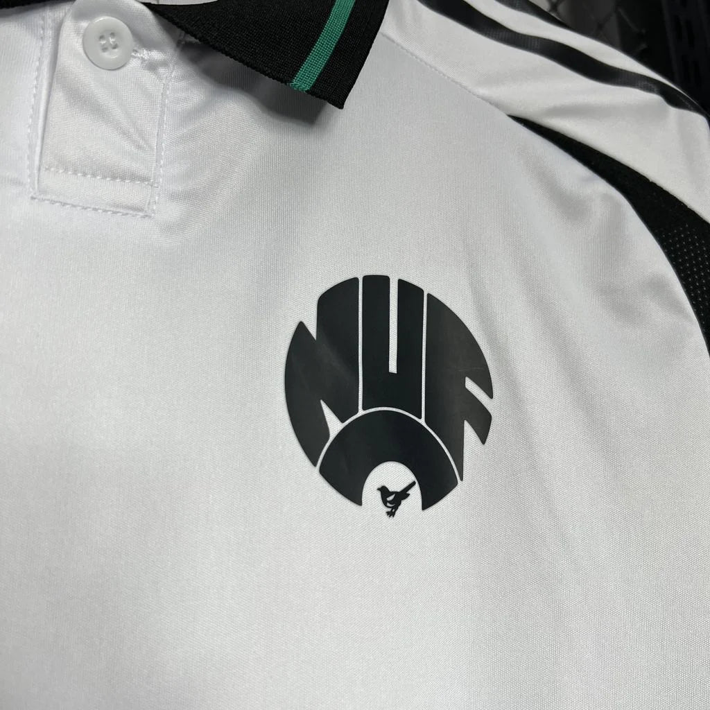 Newcastle Maillot Extérieur 2024 2025